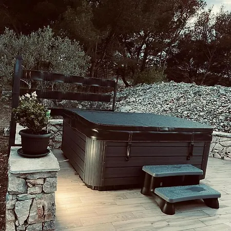 Peaceful Olea Oblica Primosten