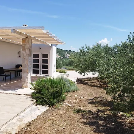 Peaceful Olea Oblica Villa *